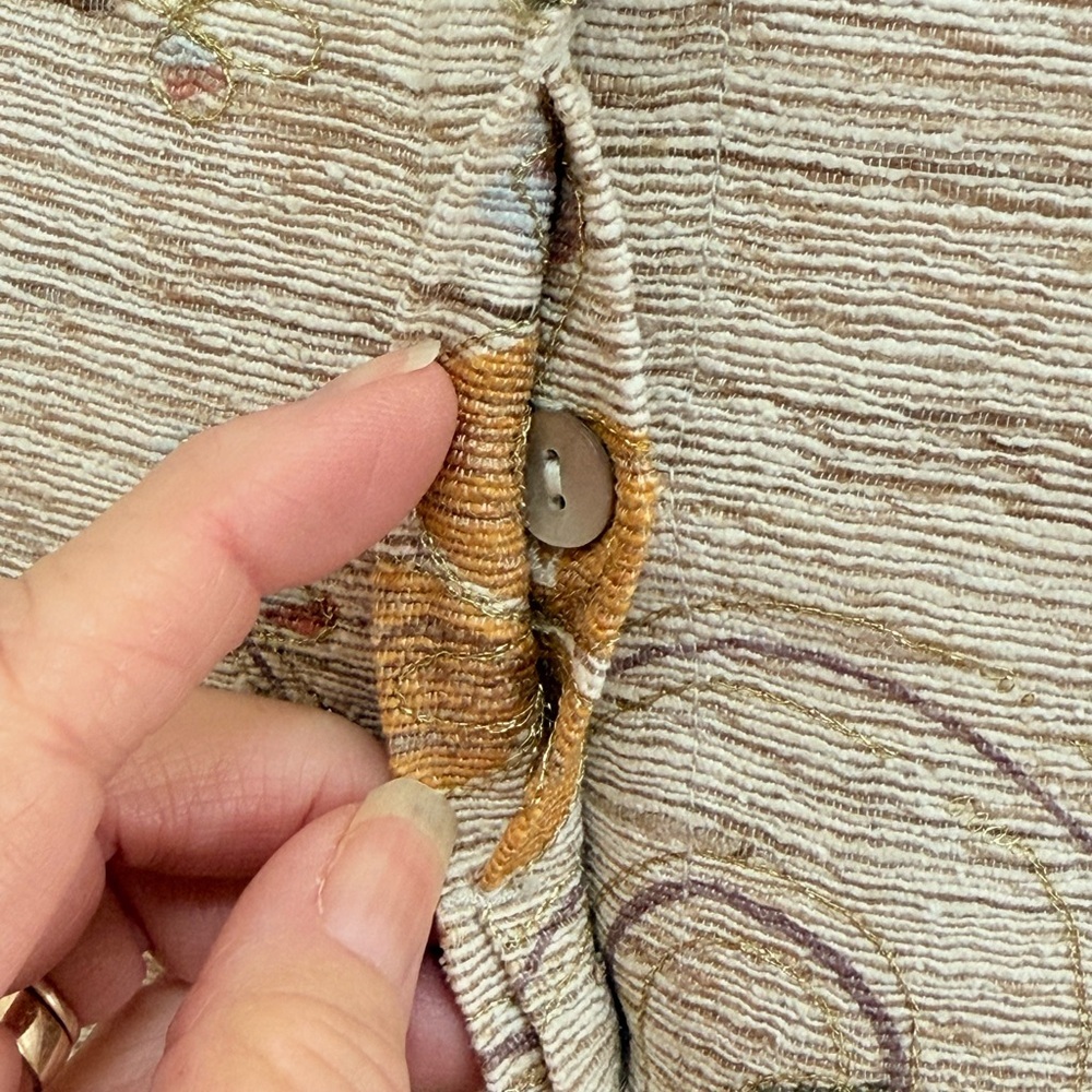 Chic Beige Silk Floral Button Down Shirt Size 16 (Chico’s size 3) - Picture 7 of 13